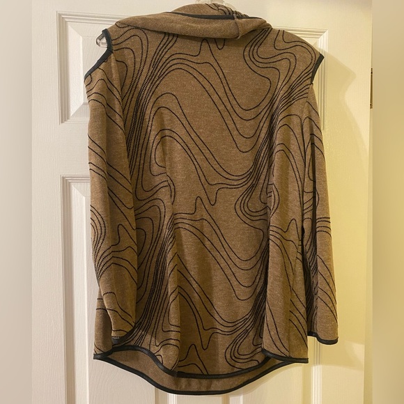 Cowl neck peek a boo shoulder sweater - Picture 6 of 7